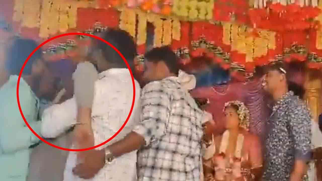 కర్నూల్‌ జిల్లాలో స్నేహితుడి పెళ్లి వేడుకలో గుండెపోటుతో యువకుడు మృతి