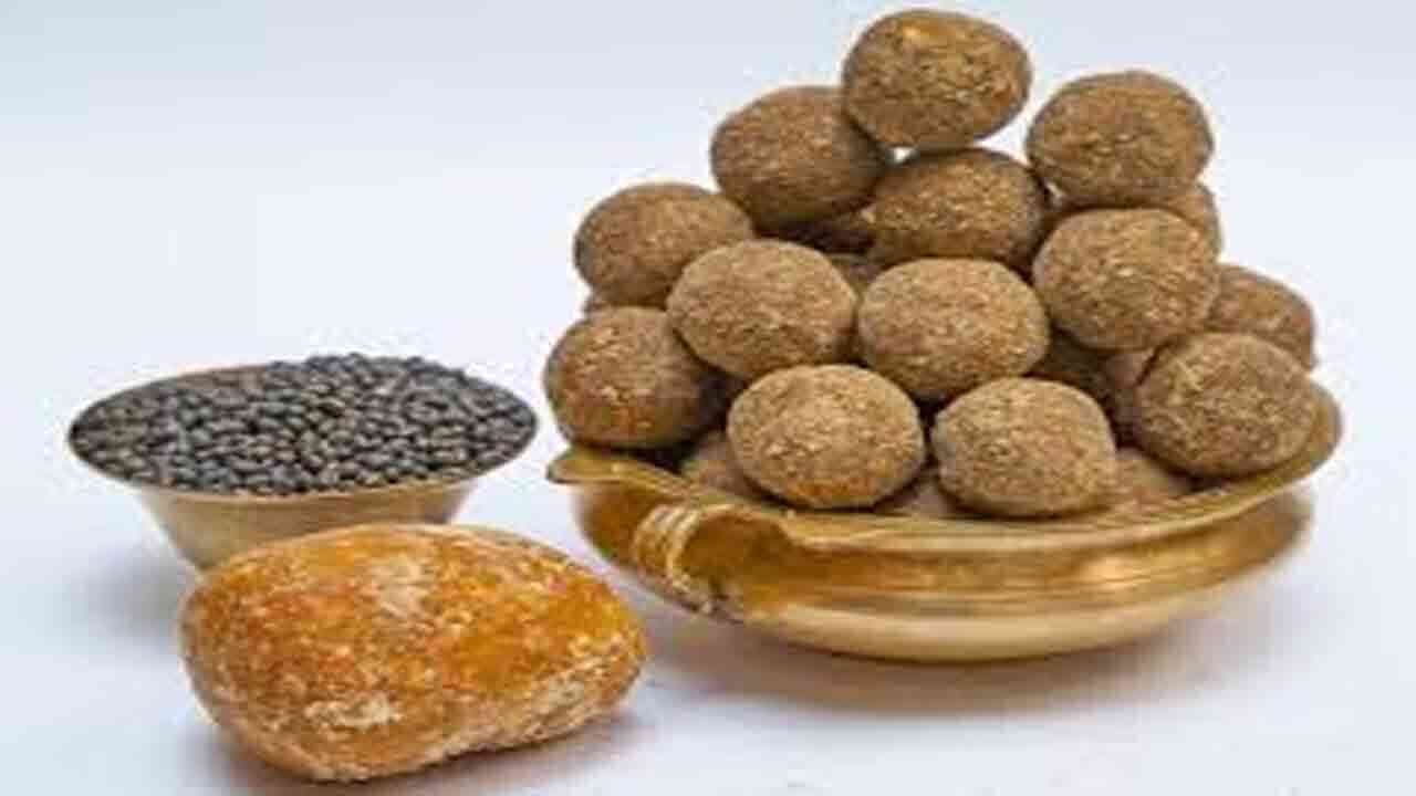 చలికాలంలో తప్పక తినాల్సిన లడ్డూలు.. ఎలా చేసుకోవాలంటే..