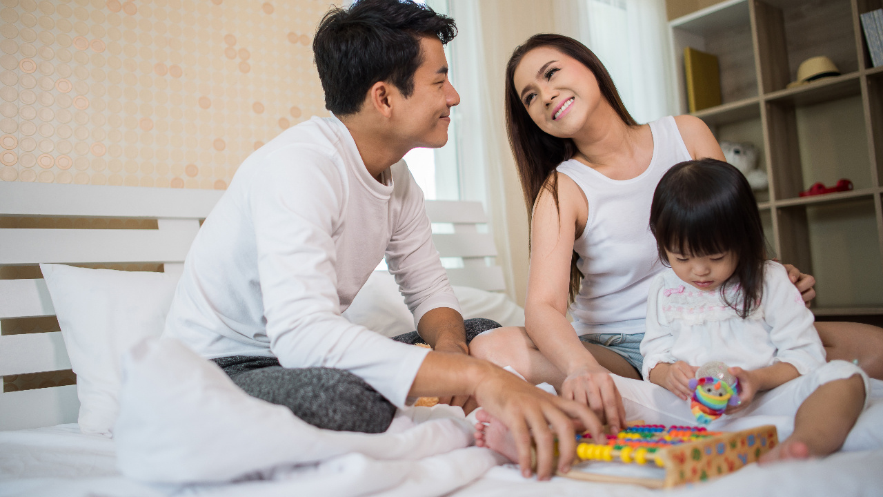 Paranting Tips : నిద్రకు ముందు పిల్లలకు కథలు చెప్పడం ఎందుకు తప్పనిసరి.. వాటి లాభాలివే...