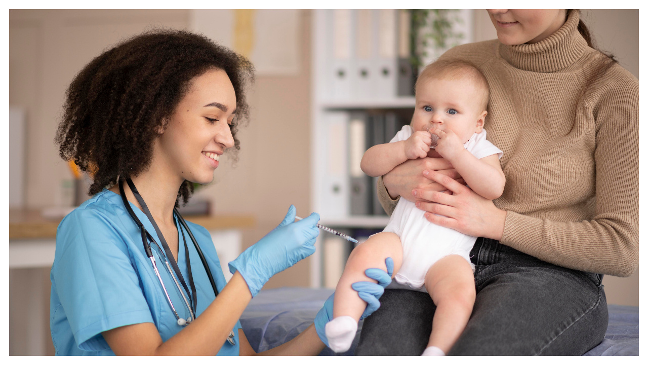 పిల్లల వ్యాక్సిన్ షెడ్యూల్:  తల్లిదండ్రులు తెలుసుకోవాల్సిన విషయాలు