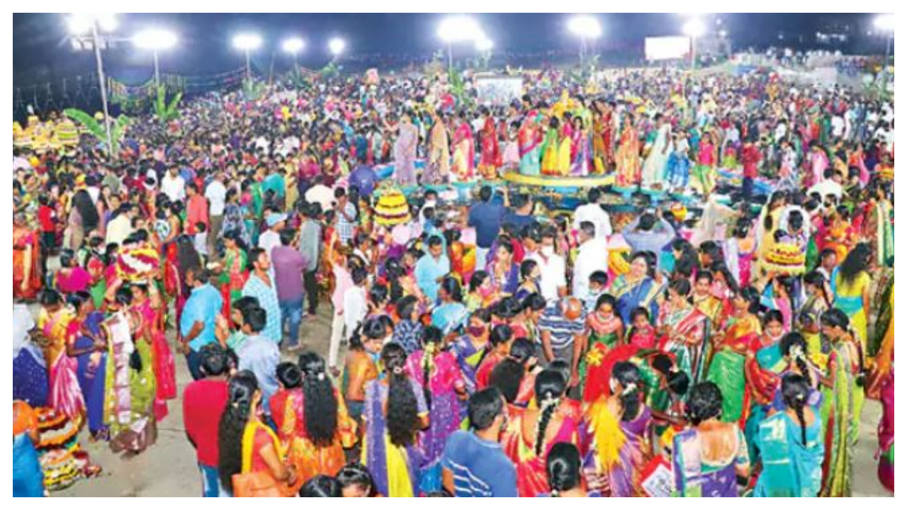 తెలంగాణ రాష్ట్ర వ్యాప్తంగా ఘనంగా సద్దుల బతుకమ్మ వేడుకలు