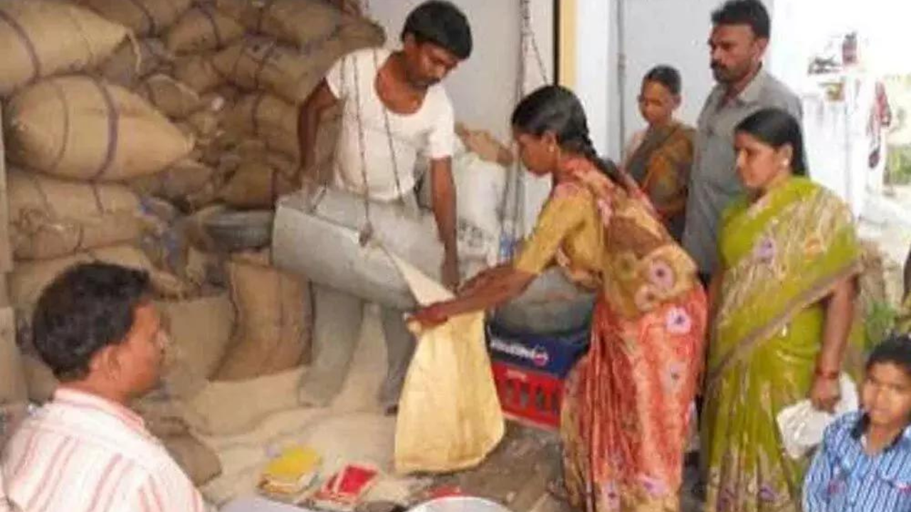 ఏపీలో మరిన్ని రేషన్‌ దుకాణాలు.. కొత్తవి ఏర్పాటుకు ప్రభుత్వం సన్నాహాలు