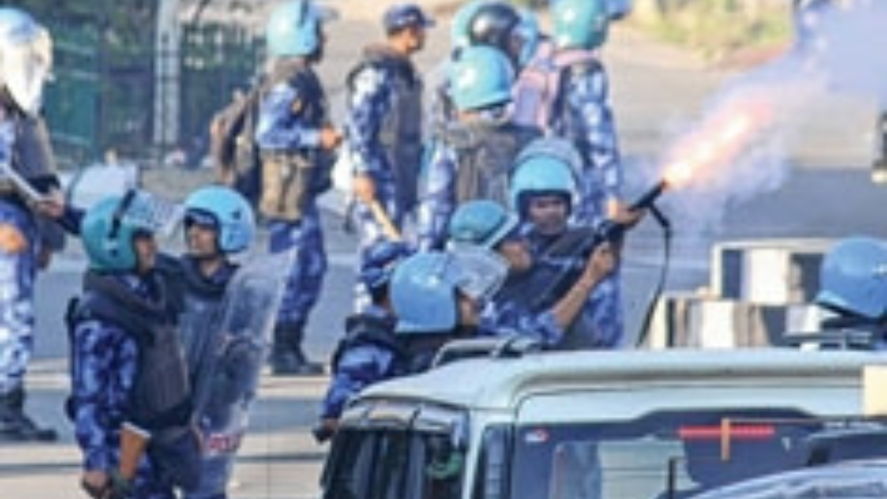 మణిపూర్ లో మళ్లీ చెలరేగిన హింస.. సీఎం ఇంటిపై దాడికి యత్నం 