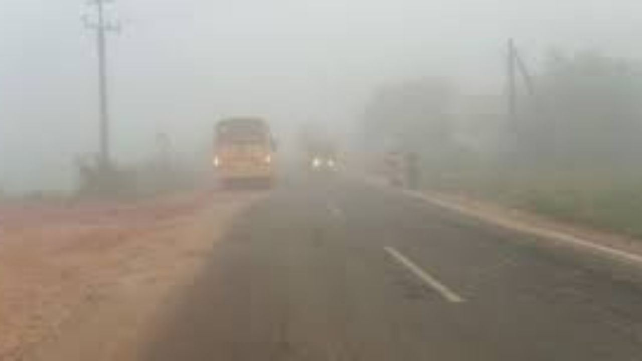 రెండు తెలుగు రాష్ట్రాల్లో తగ్గుతున్న ఉష్ణోగ్రతలు.. రాత్రిపూట కనిపిస్తున్న చలి 