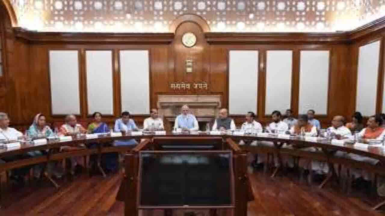 జమిలి ఎన్నికల బిల్లుకు కేంద్ర క్యాబినెట్ ఆమోదం.. పార్లమెంట్ సమావేశాల్లో ప్రవేశపెట్టే ఛాన్స్.!