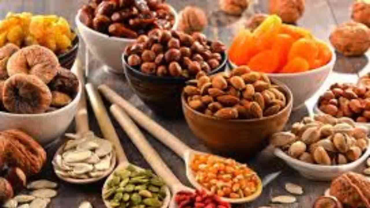 డ్రై ఫ్రూట్స్ లో రోజు తీసుకోవాల్సినవి ఏవి.. ఒకే లాంటి పోషకాలు ఉంటాయా..?