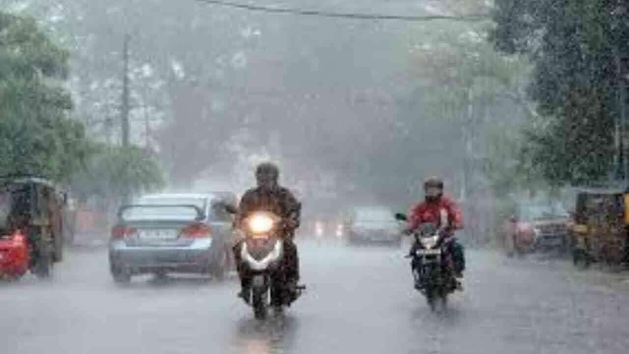 అల్పపీడనం ప్రభావం.. నేడు, రేపు రెండు తెలుగు రాష్ట్రాల్లో పలు చోట్ల వర్షాలు