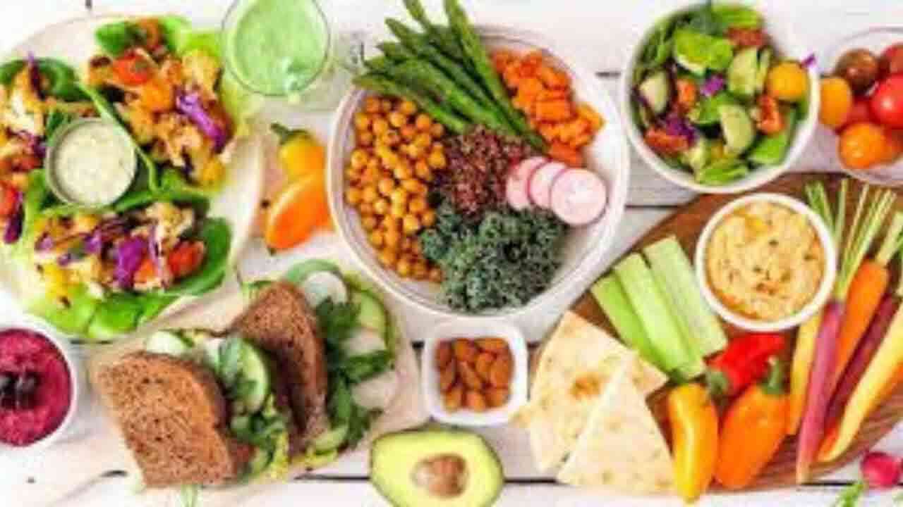 సమతుల ఆహారం అంటే ఏమిటి..? బిపి, షుగర్ వ్యాధిగ్రస్తులు సమతల ఆహారం తీసుకోవచ్చా.!