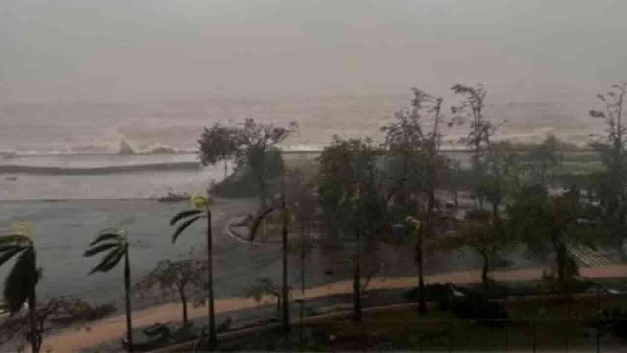 నేడు, రేపు దక్షిణ కోస్తా, రాయలసీమలో భారీగా వర్షాలు.. ఆ జిల్లాలకు రెడ్ అలర్ట్ 