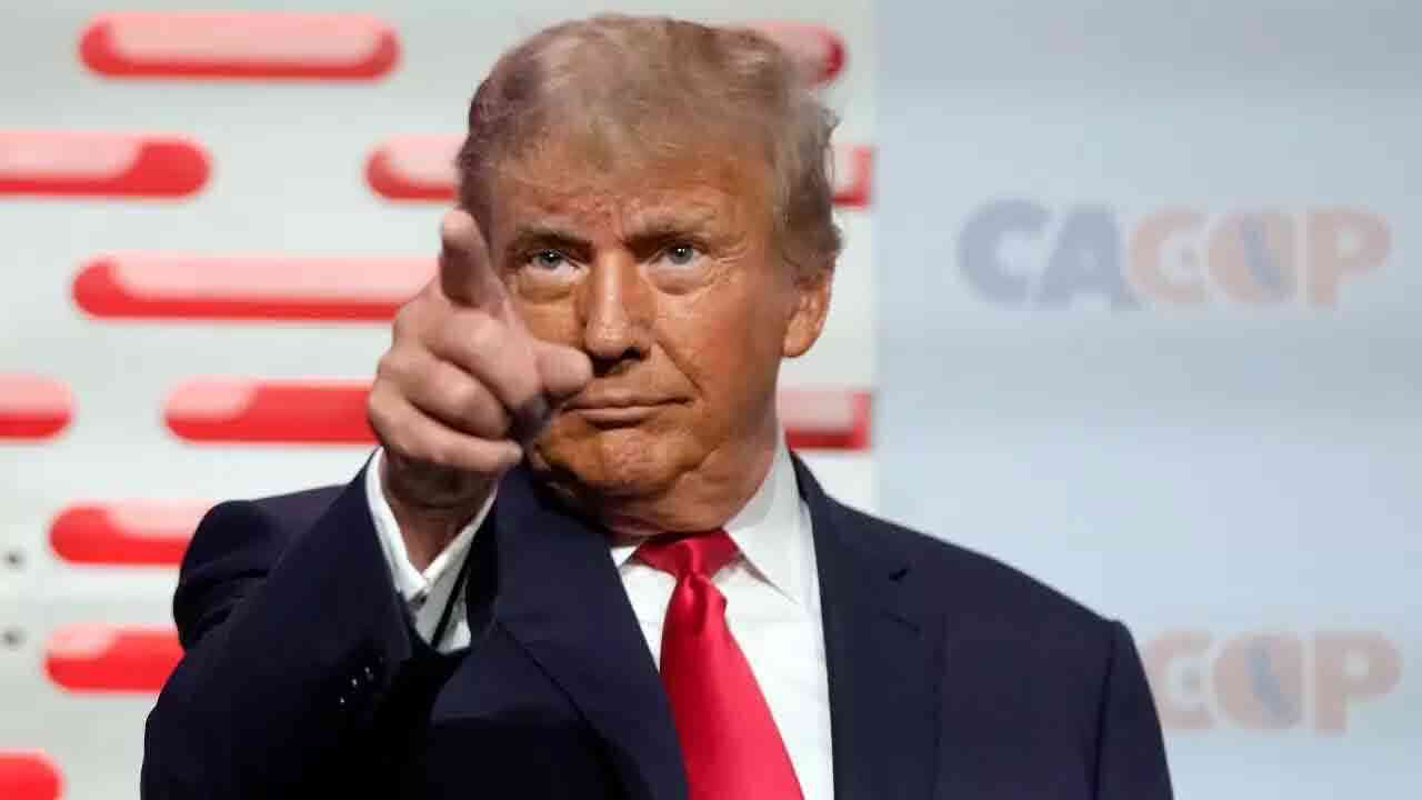 18 వేల మంది భారతీయులపై ట్రంప్ సర్కార్ బహిష్కరణ కత్తి.. ఆందోళనలో ఇండియన్స్ 