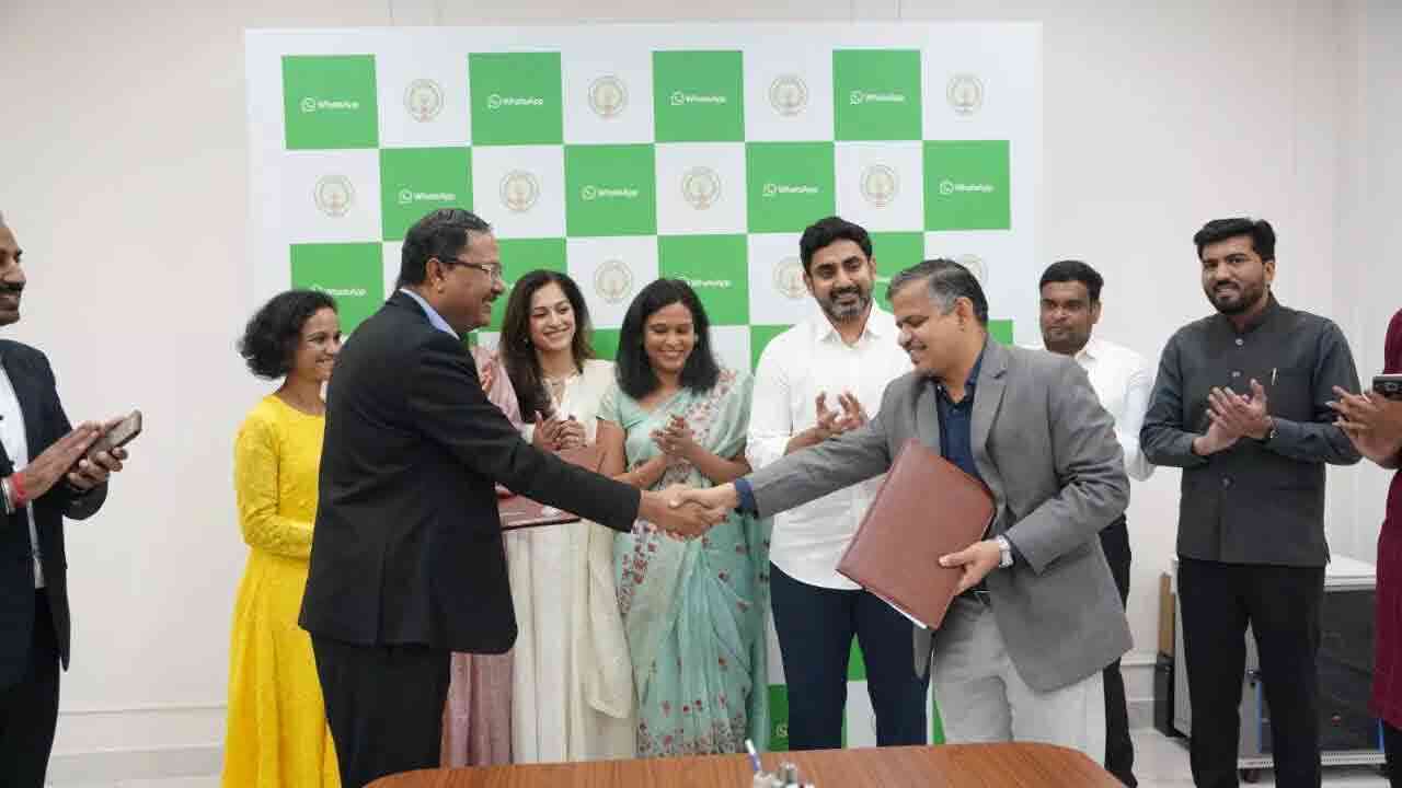 వాట్సాప్ ద్వారా ఇకపై పౌర సేవలు..  కీలక ఆదేశాలు జారీచేసిన సీఎం చంద్రబాబు 