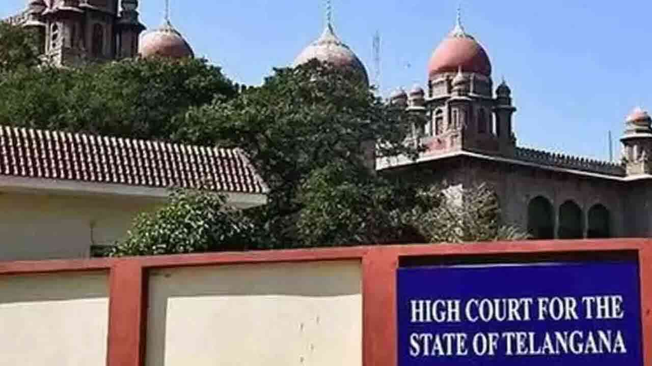 తెలంగాణ కాంట్రాక్ట్ ఉద్యోగులకు చేదు వార్త.. క్రమబద్ధీకరణ జీవో రద్దు చేసిన హైకోర్టు