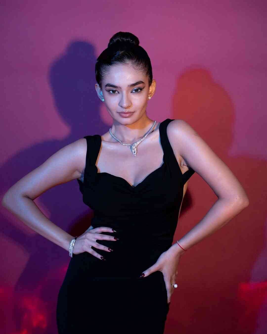  Anushka Sen