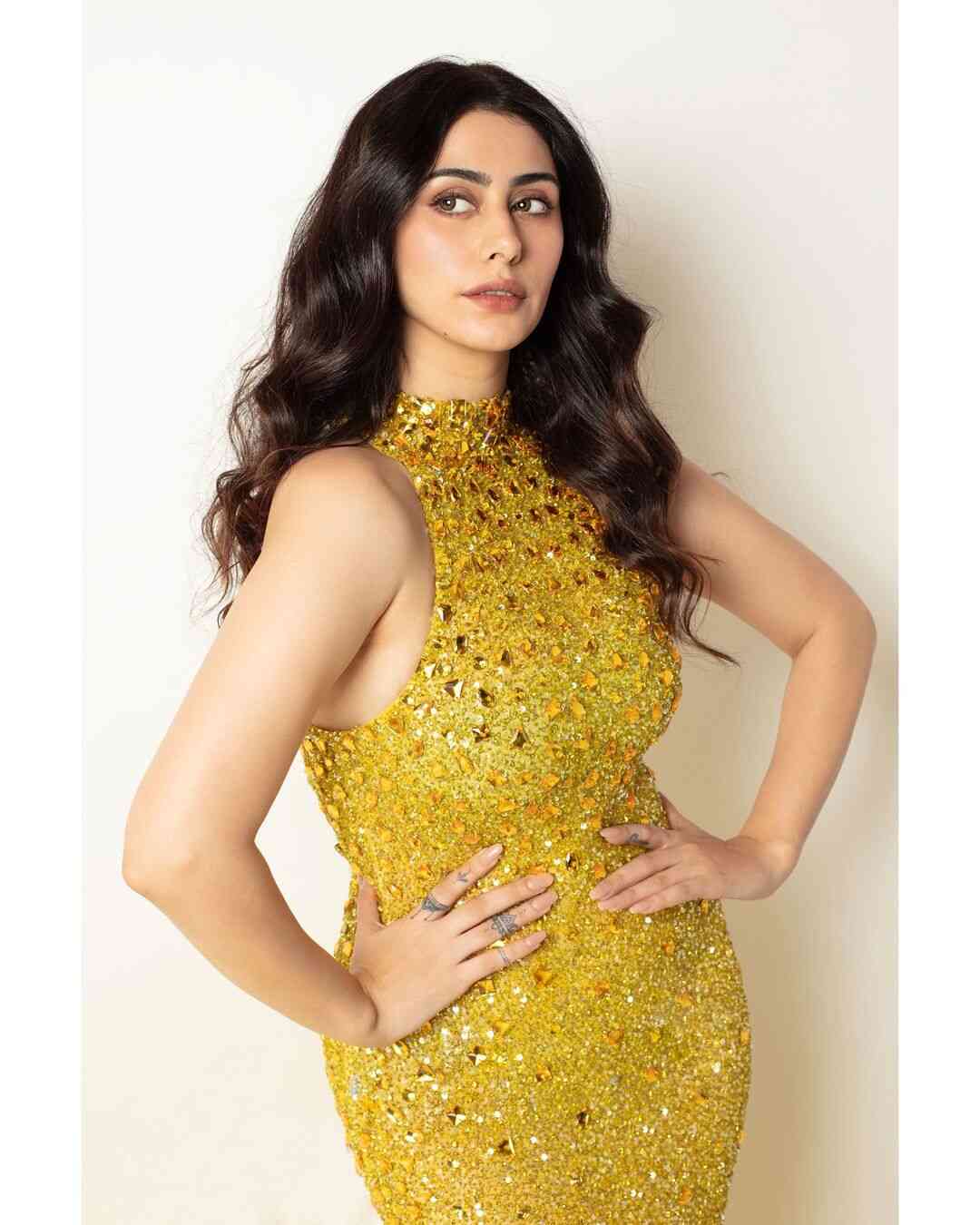warina hussain