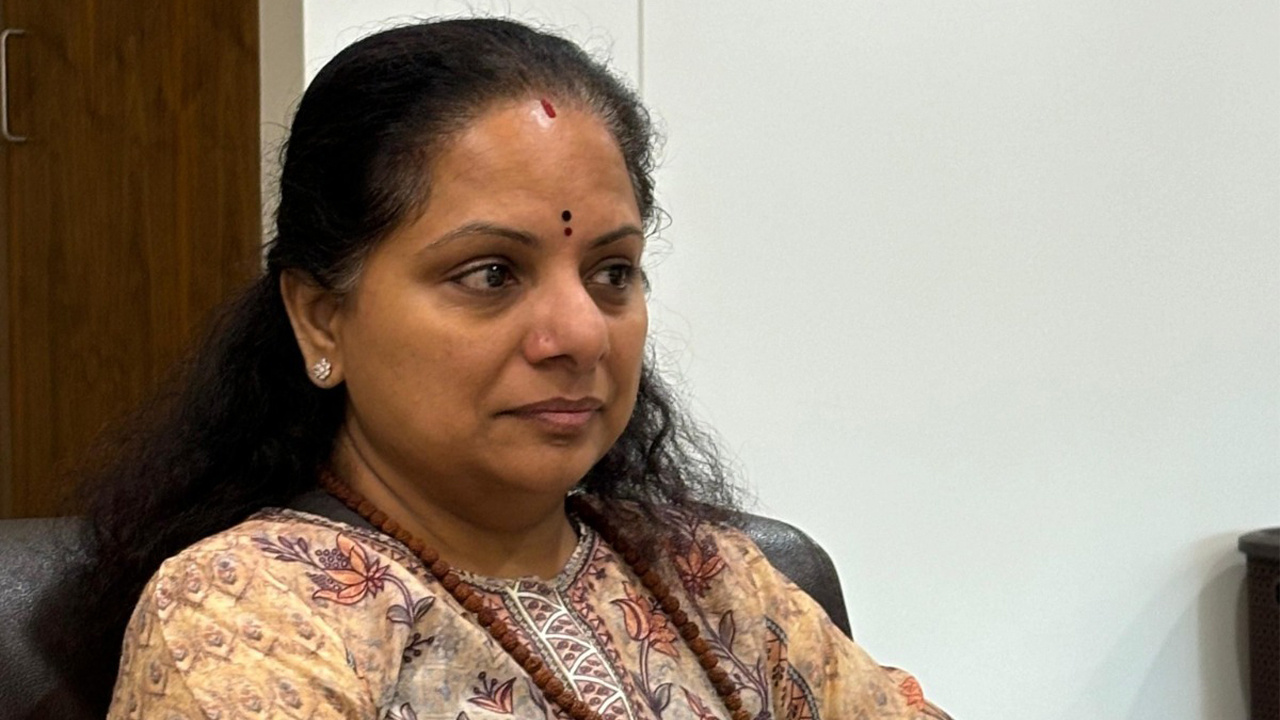 క‌ల్వ‌కుంట్ల క‌విత‌కు అస్వ‌స్థ‌త‌.. హుటాహుటిన ద‌వాఖాన‌కు