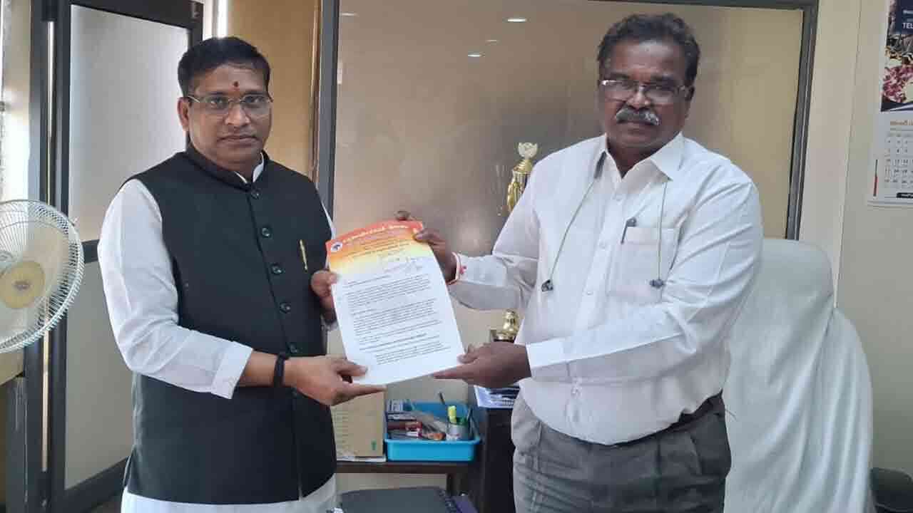 మతమార్పిడి కేంద్రాలుగా రెసిడెన్షియల్ కాలేజీలు .. TGRJC సెక్రటరీకి వీహెచ్‌పీ ఫిర్యాదు