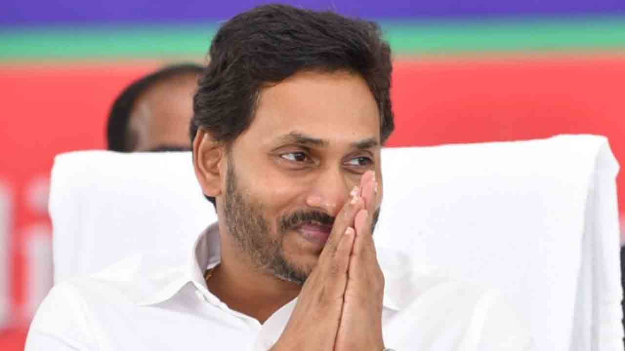 ఏపీ సీఎం జగన్‌పై దాడి కేసులో నిందితుడు సతీశ్ అరెస్టు.. ఎందుకు దాడి చేశారంటే..