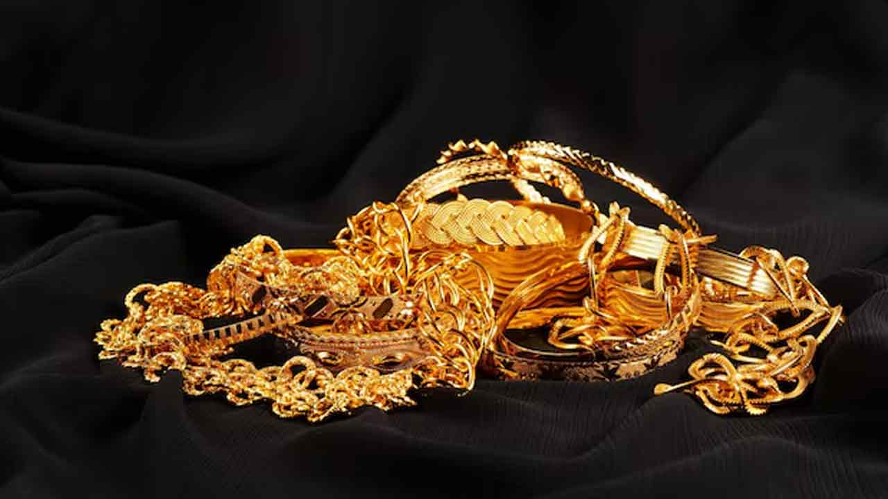 Gold Rates : రూ.75 వేలకు చేరిన బంగారం.. హైదరాబాద్‌లో తులం ధర ఉందంటే..