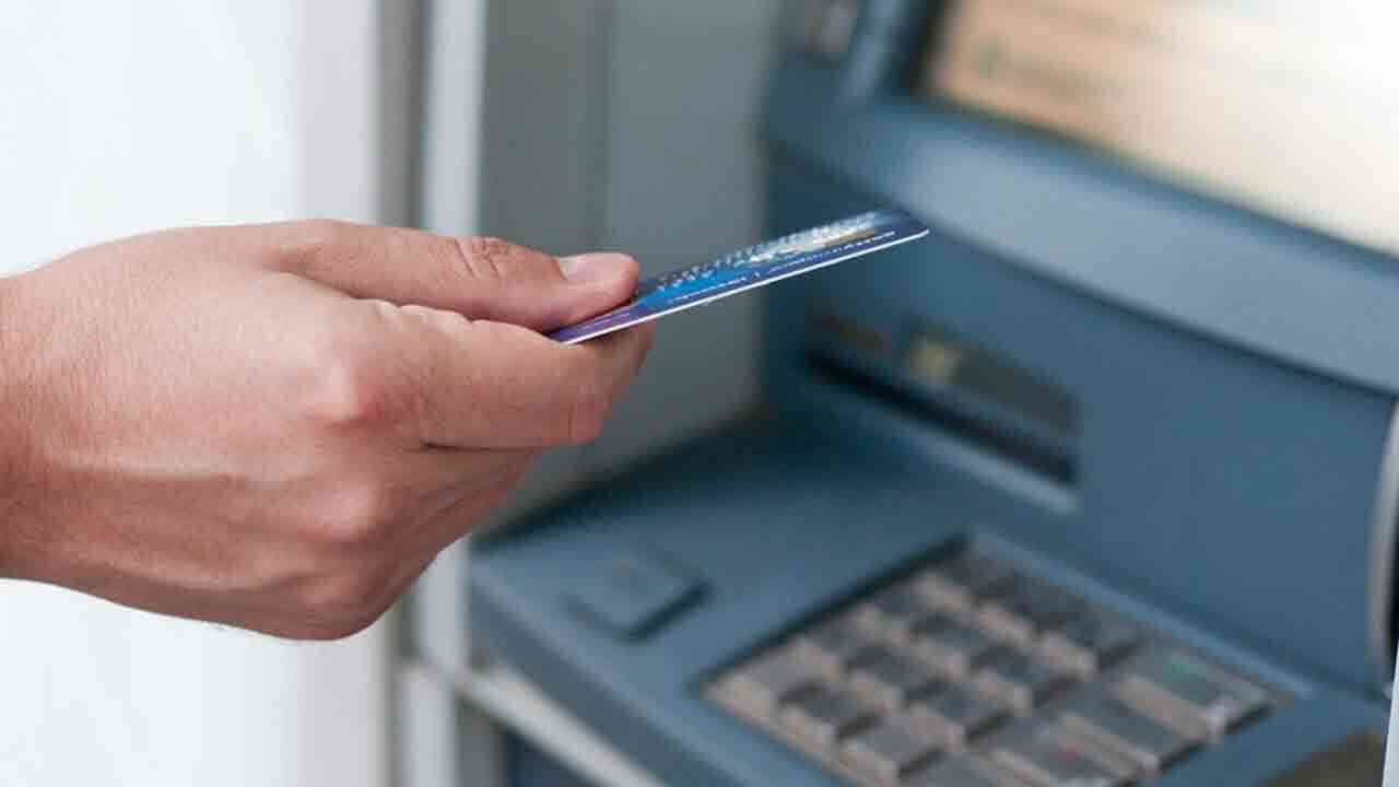 ఏటీఎం యూజర్లకు రిజర్వ్ బ్యాంక్ ఆఫ్ ఇండియా షాకింగ్ న్యూస్