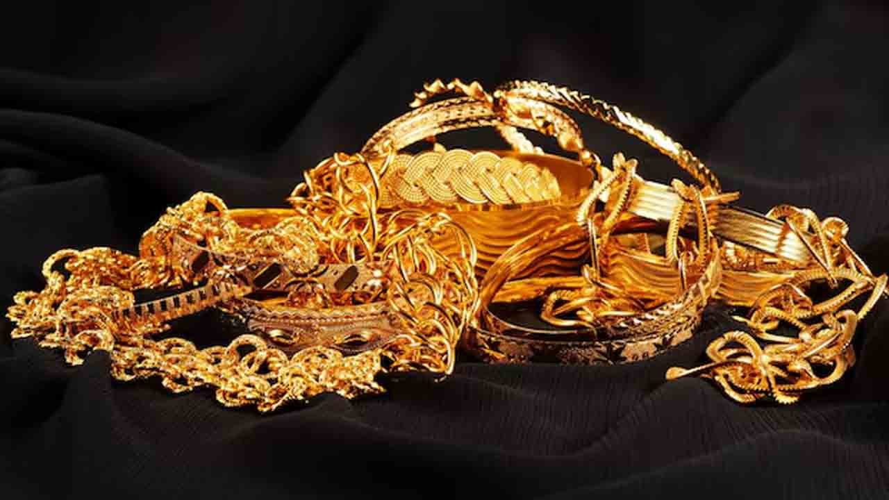 వందల కోట్ల బంగారు ఆభరణాల కంటెయినర్ బోల్తా.. ఎక్కడ.. ఏం జరిగిందంటే.. 