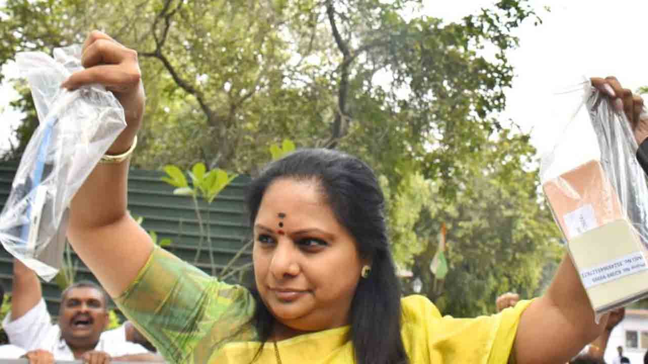 ఢిల్లీ లిక్కర్ స్కాం కేసులో కల్వకుంట్ల కవిత పిటిషన్‌పై సుప్రీంకోర్టు కీలక ఆదేశాలు