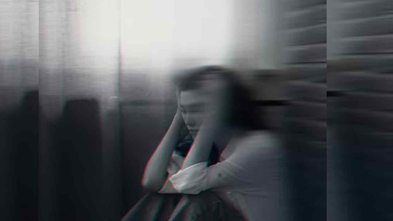 హస్తినాపురంలో గృహిణి ఆత్మహత్య