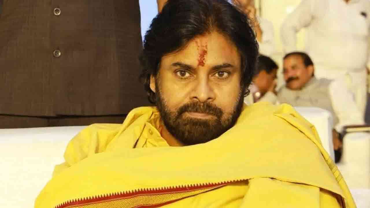 మెగా పవర్ స్టార్ అభిమానులకు నిరాశ.. అప్పటి వరకు సినిమాలు చేయబోనన్న పవన్ కల్యాణ్