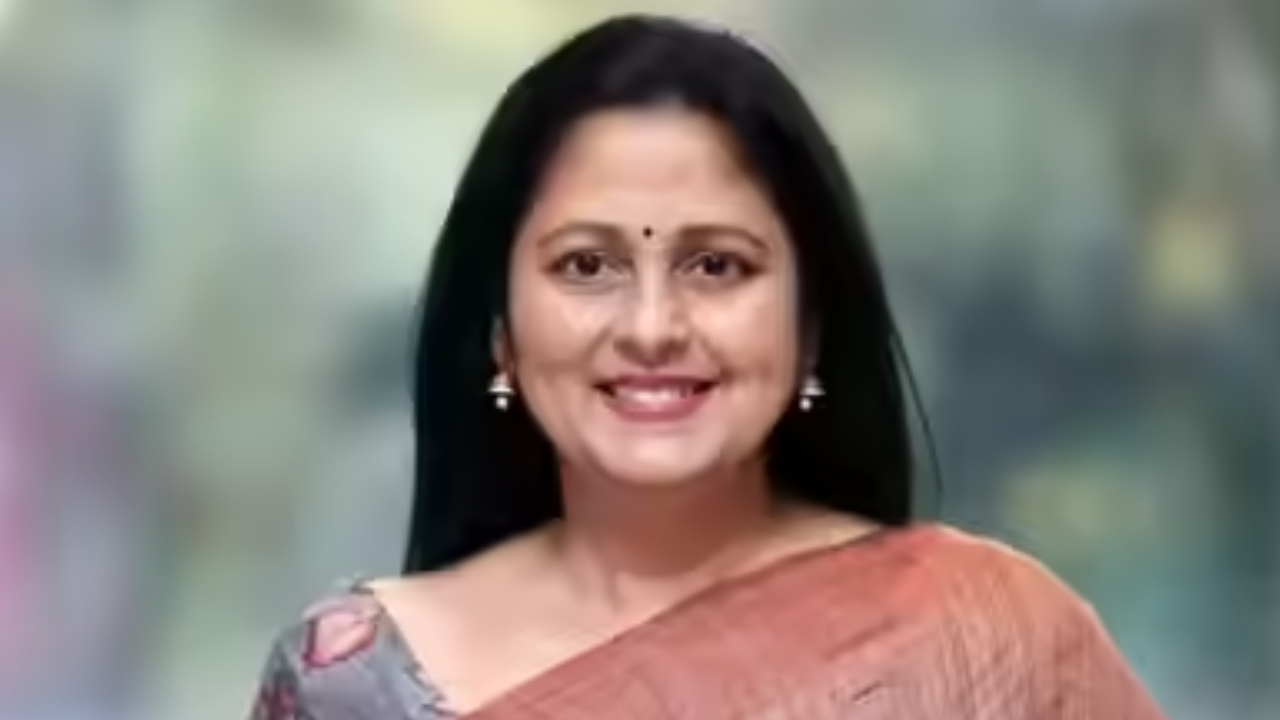 పవన్‌కు నటించడం రాదు: జయసుధ