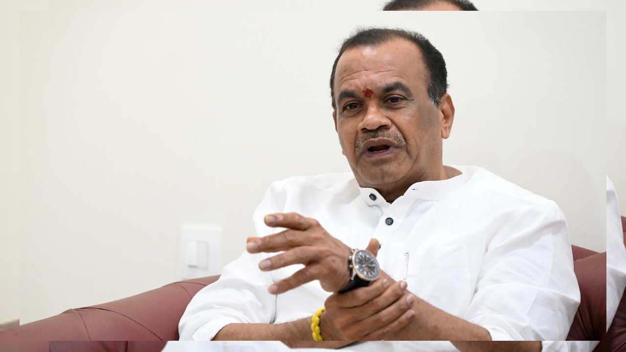 తెలంగాణలో సినిమాలు తీయండి