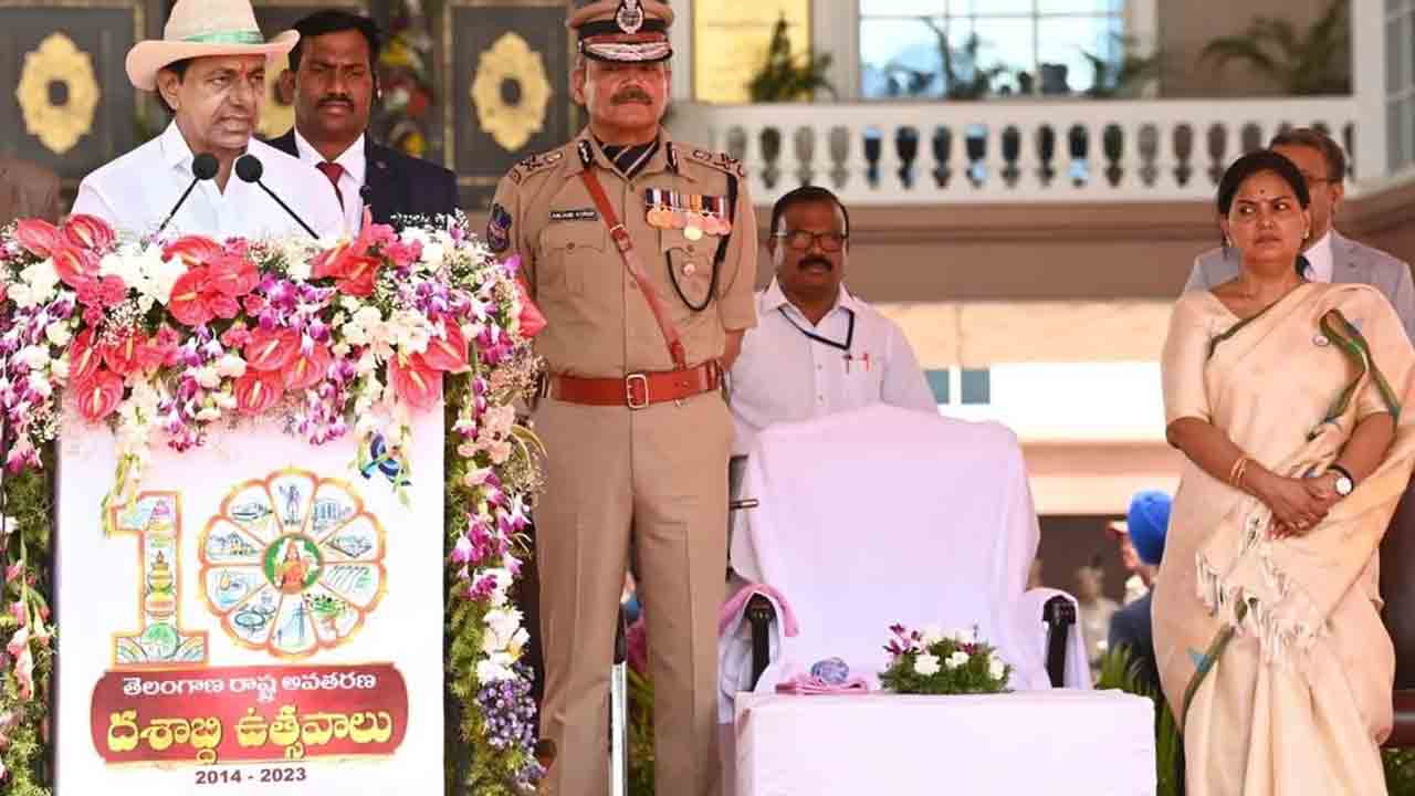 PICS | ఘనంగా తెలంగాణ అవతరణ దినోత్సవ వేడుకలు