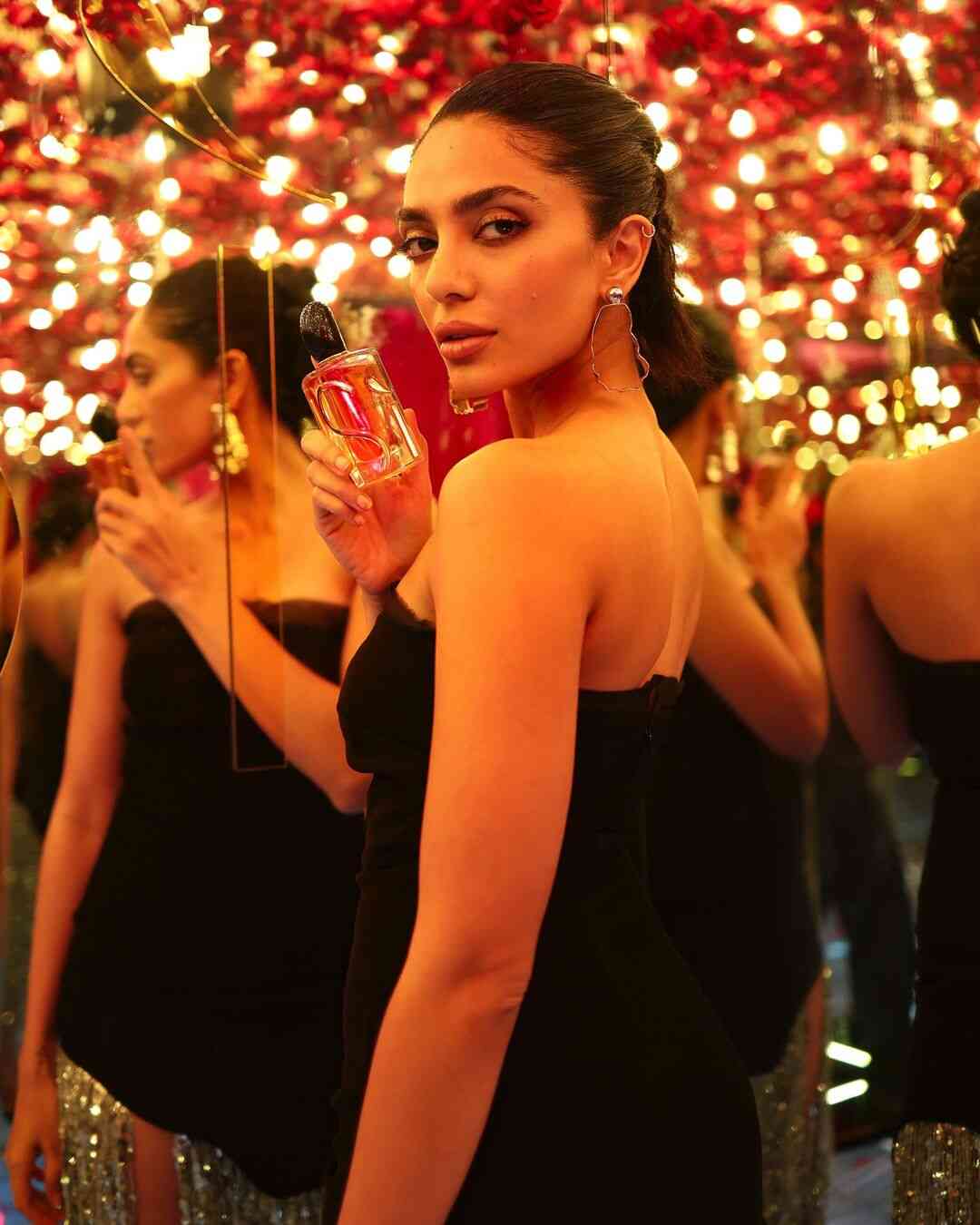  Sobhita Dhulipala