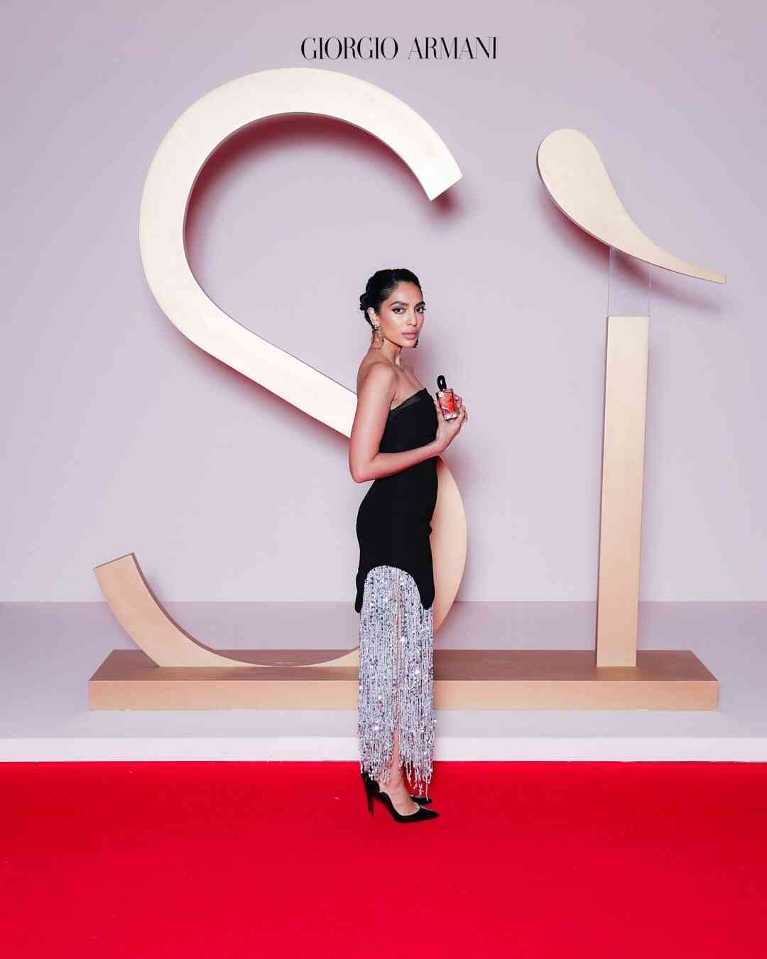  Sobhita Dhulipala