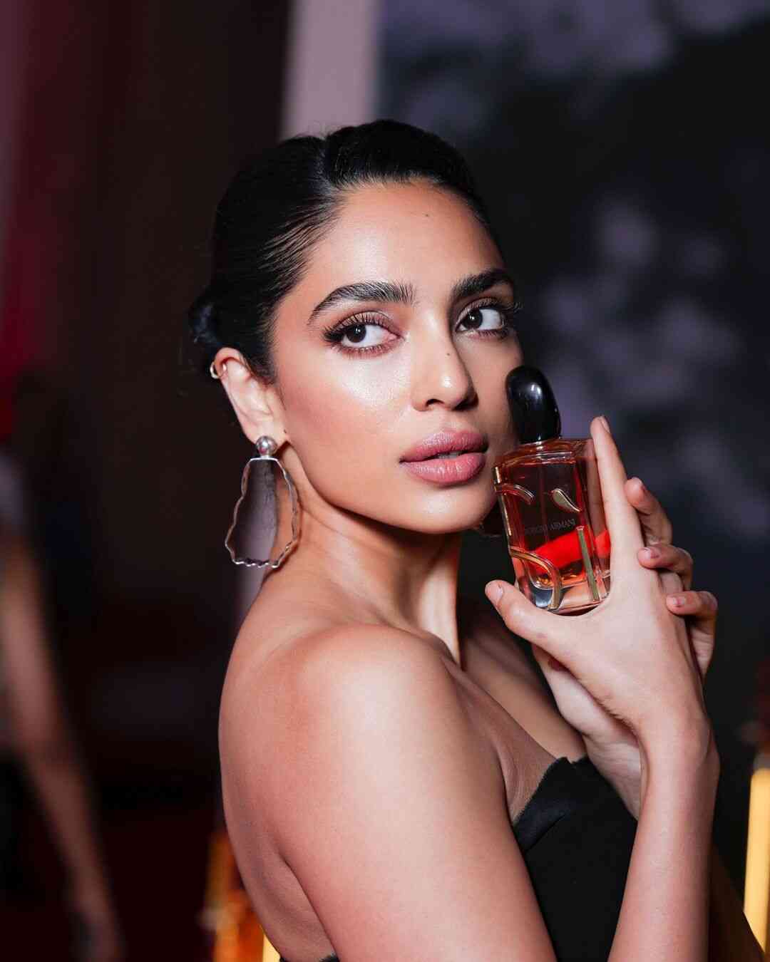  Sobhita Dhulipala