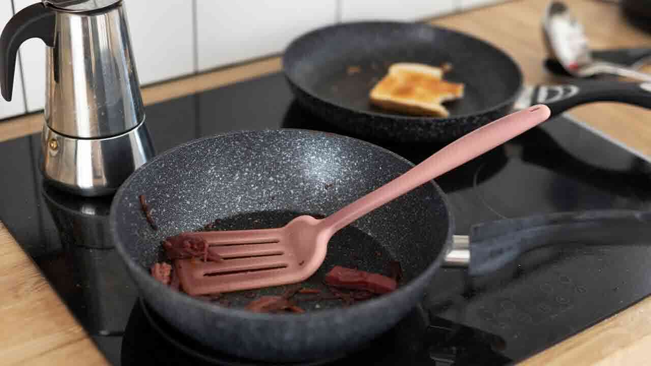  నాన్ స్టిక్ పాత్రల్లో వంట వండుతున్నారా... అయితే ఈ ప్రమాదాలు వచ్చే అవకాశం
