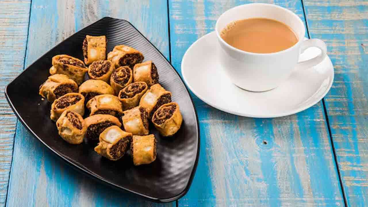 ఉదయం లేవగానే టీ తాగుతూ ఈ స్నాక్స్ తింటున్నారా.. జాగ్రత్త లివర్ దెబ్బ తినడం ఖాయం