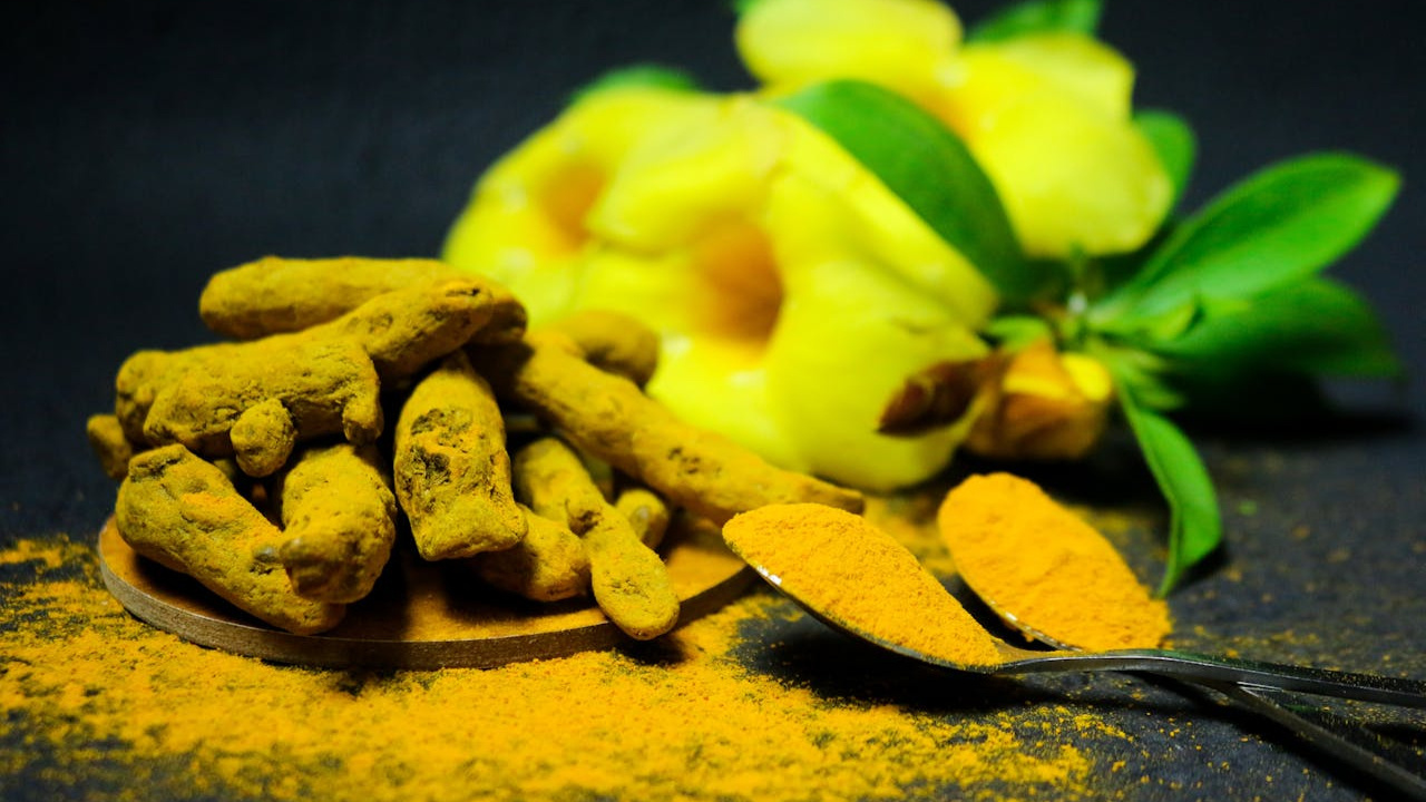 పరగడుపున పసుపు నీళ్లు తాగితే.. ఆ రోగాలన్నీ మటుమాయం