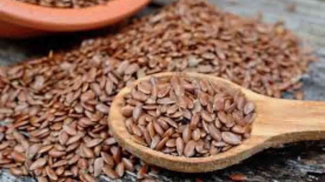 జుట్టు రాలే సమస్యకు ఇలా చెక్ చెప్పండి.. అవిస గింజలతో పరిష్కారం.!