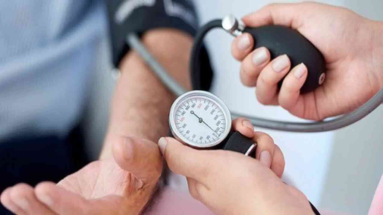 నియంత్రణ తప్పుతున్న బీపీతో ప్రమాదకరమైన వ్యాధుల ముప్పు.. తస్మాత్ జాగ్రత్త.!
