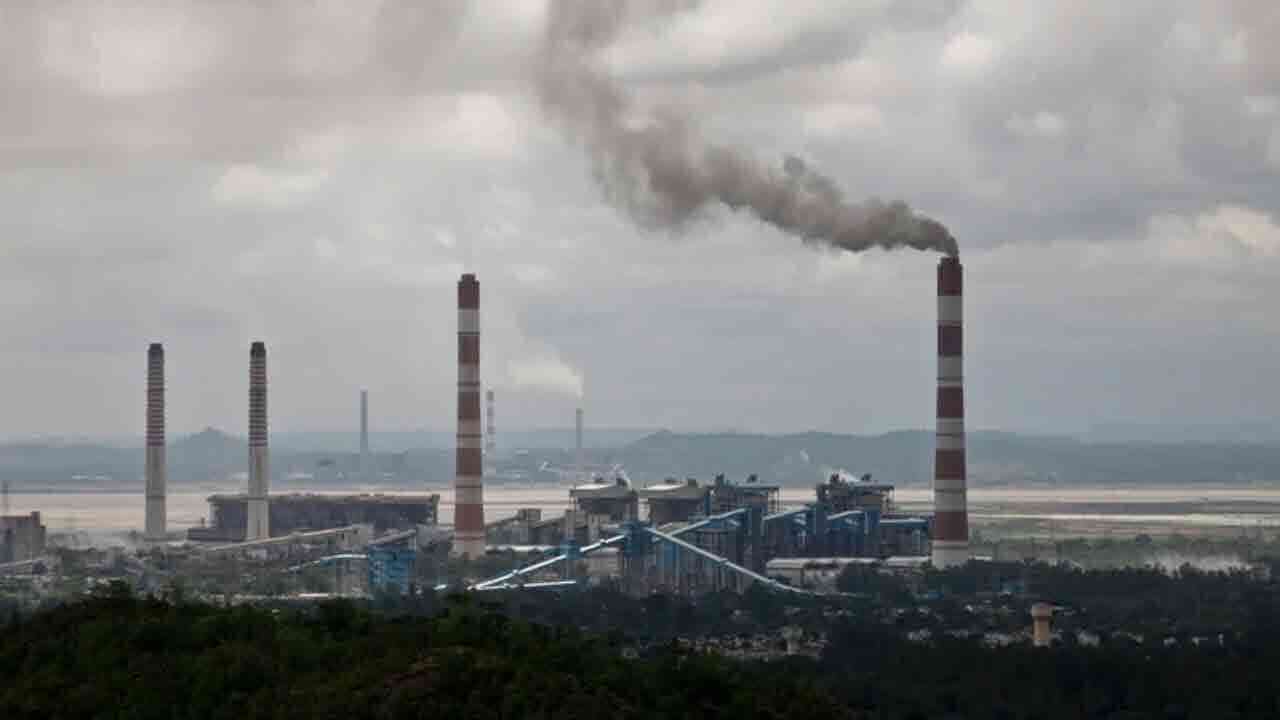 కాలుష్య దేశాల్లో టాప్-3 లో భారత్.. ఏక్యూఐ నివేదికలో వెల్లడి 