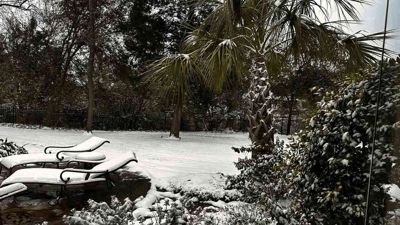 అమెరికాను వణికిస్తున్న మరో ప్రకృతి విపత్తు.. మంచు తుఫానుతో 8 మంది మృతి