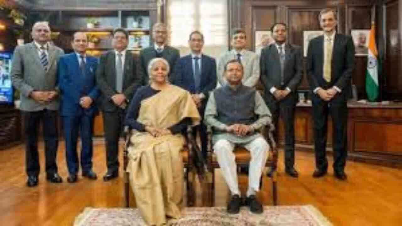 నేడే కేంద్ర బడ్జెట్.. కోటి ఆశలు పెట్టుకున్న పేద, మధ్య తరగతి ప్రజలు.!