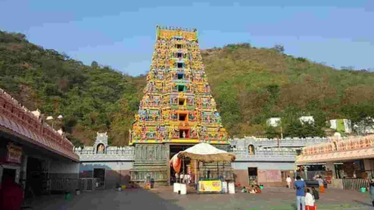 Vijayawada | కనకదుర్గమ్మకు తొలిసారి ఆషాఢ సారె మహోత్సవాలు.. ఈ నెల 6 నుంచి నెల రోజుల పాటు..