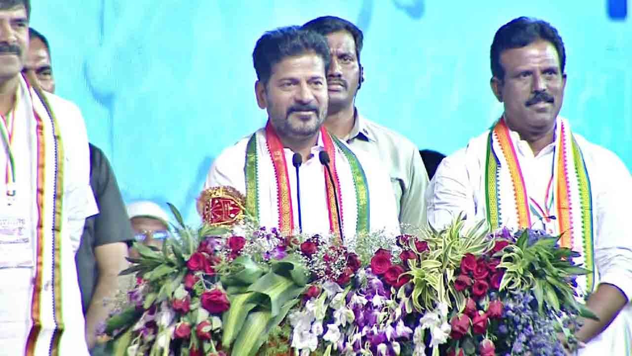 సీనియర్ నేతలపై సీఎం రేవంత్ రెడ్డి ప్రశంసలు.. కారణం అదేనా.?