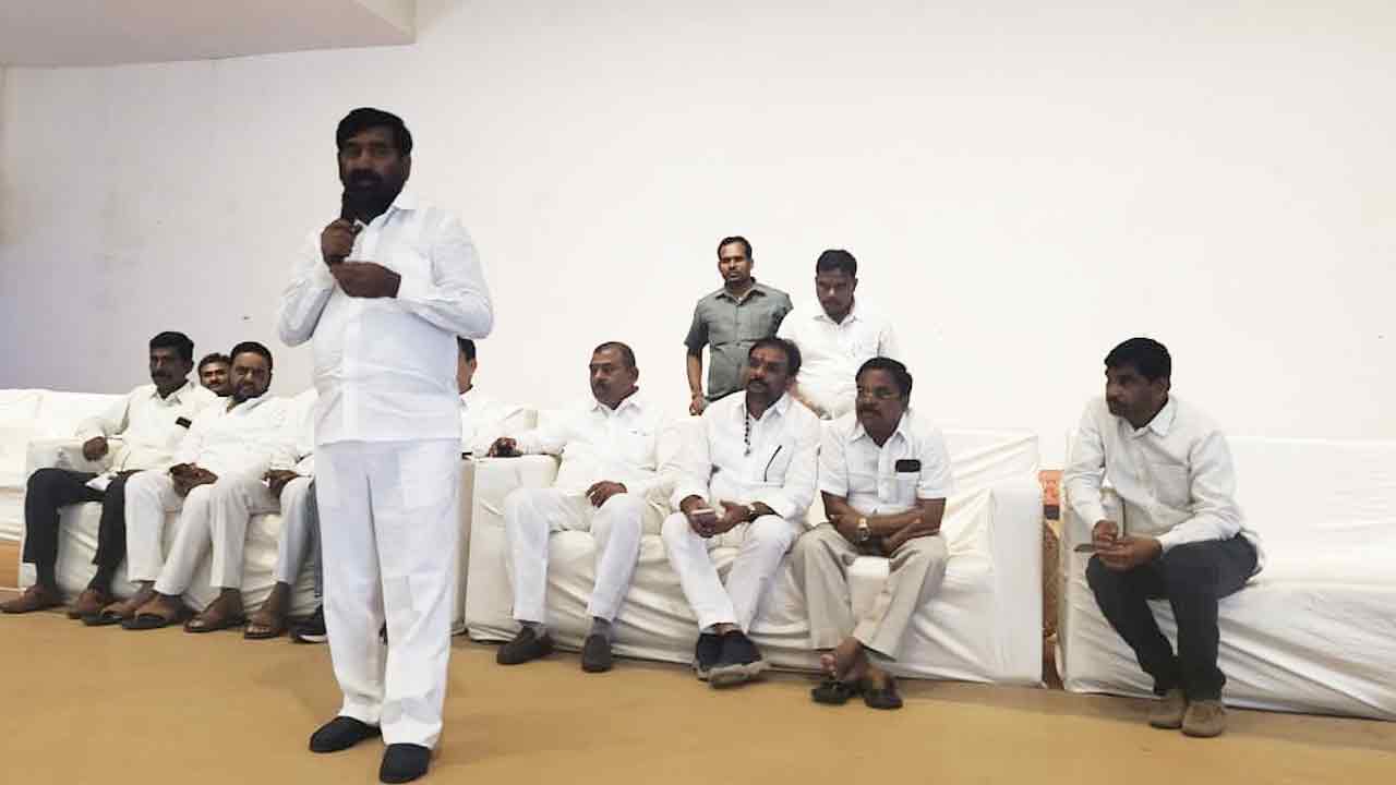 పూర్వ విద్యార్థుల సమ్మేళనానికి మంత్రి జగదీశ్ రెడ్డి హాజరు