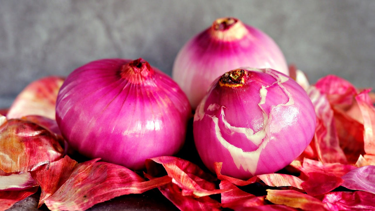 ﻿మళ్లీ లొల్లి పెడుతున్న ఉల్లి.. ఘాటెక్కిన ఉల్లిగడ్డ ధరలు