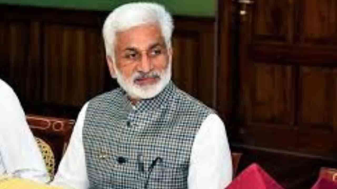 విజయసాయి రెడ్డికి సిఐడి నోటీసులు.. రాజకీయాలకు దూరమైన వదలని కేసులు.!