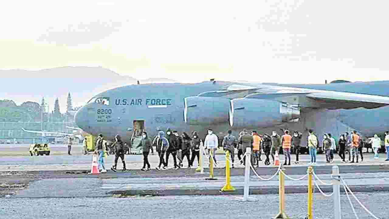 వలసదారులతో భారత్ లో ల్యాండ్ అయిన మరో విమానం.. ఈసారి ఎందరోచ్చారంటే.!