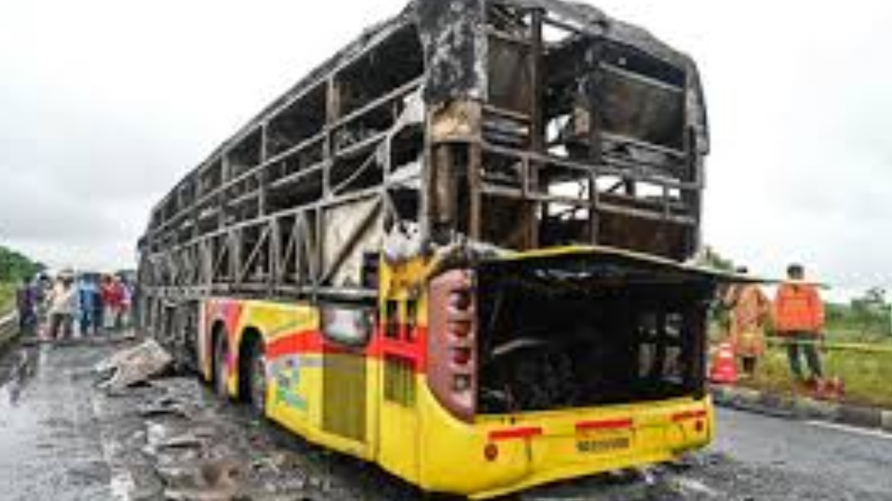 ప్రయాణికులపై జాగ్రత్తలేవి?  ట్రావెల్ ఏజెన్సీలపై కఠినంగా ఉండాలి