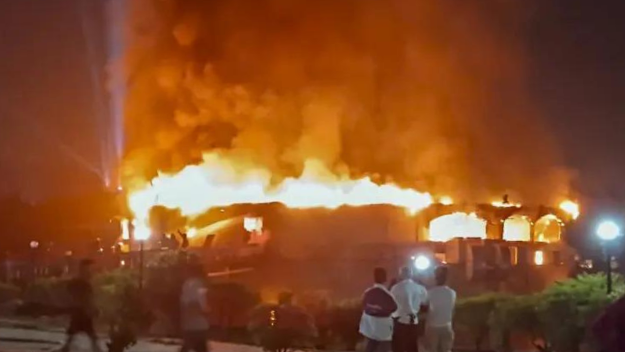 goa night club fire accident 