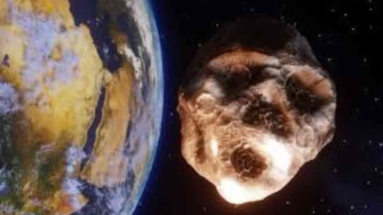 భూమి దిశగా దూసుకొస్తున్న భారీ గ్రహశకలం.. ఎప్పుడు పడుతుందంటే.?